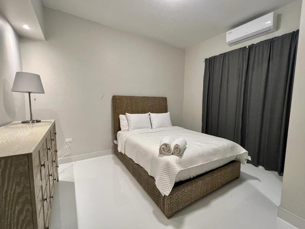 Stunning 3-br In Condado Apartamento