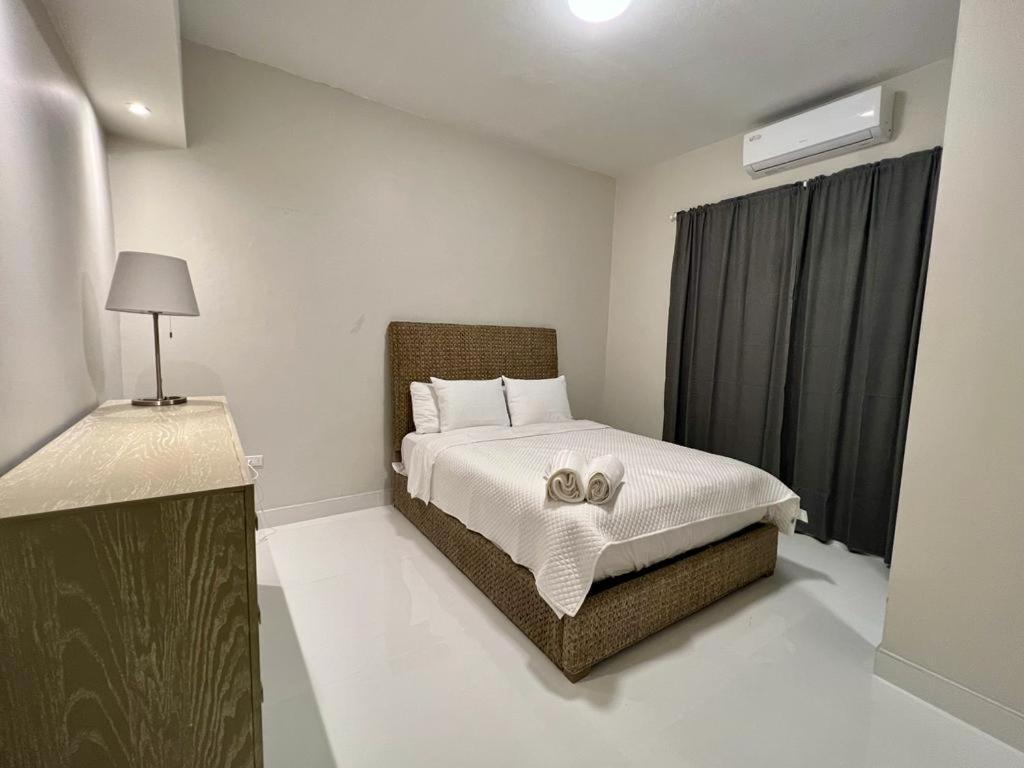 Stunning 3-br In Condado Apartamento *