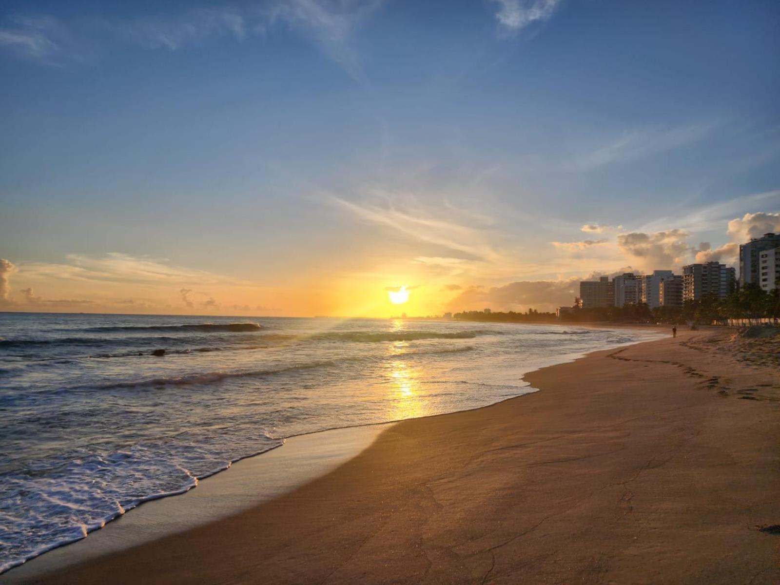 Stunning 3-br In Condado Apartamento *